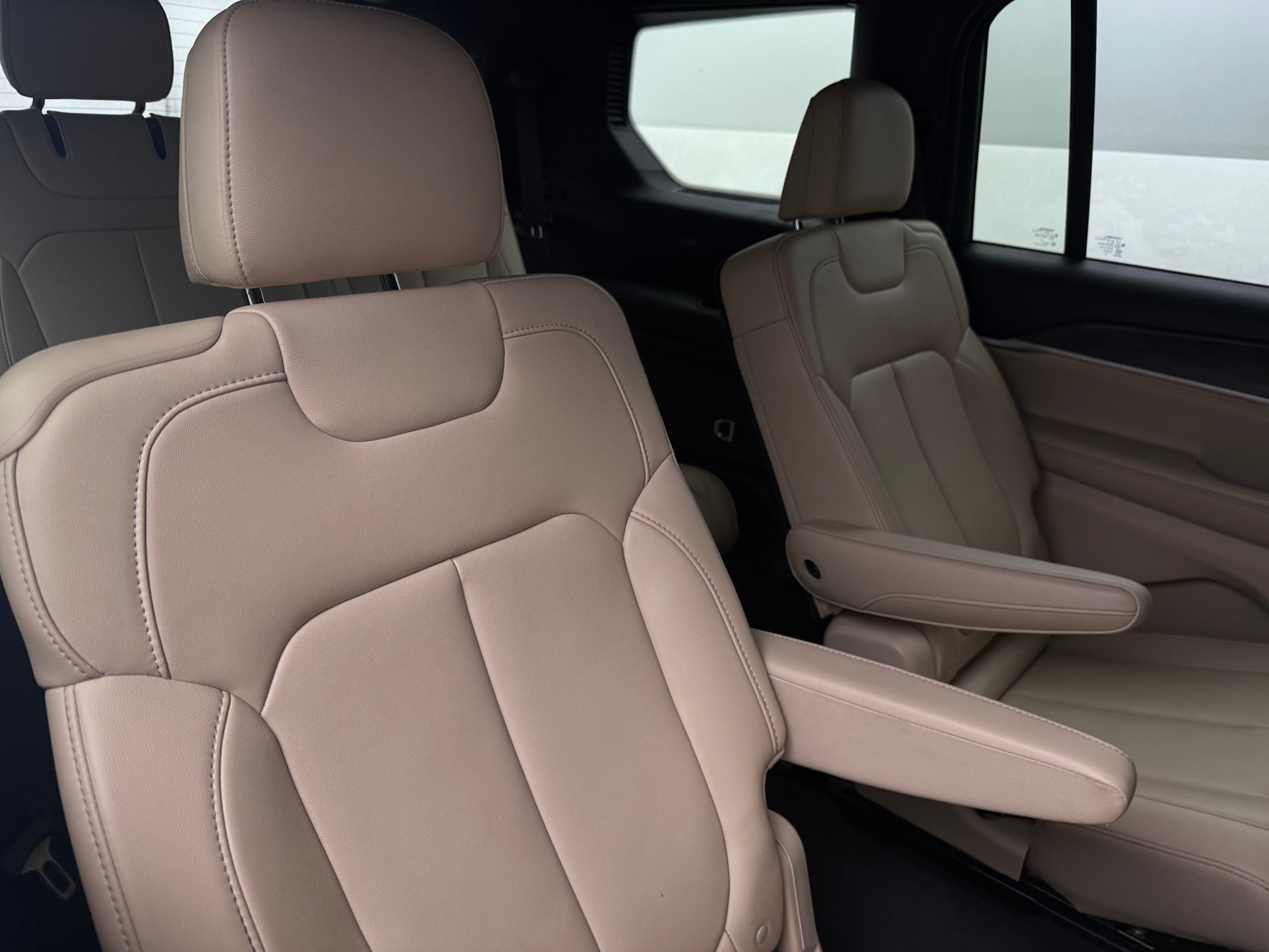 jeep grand cherokee l 2024 1C4RJKBG7R8512539 image jeep grand cherokee l 2024 1C4RJKBG7R8512539 image